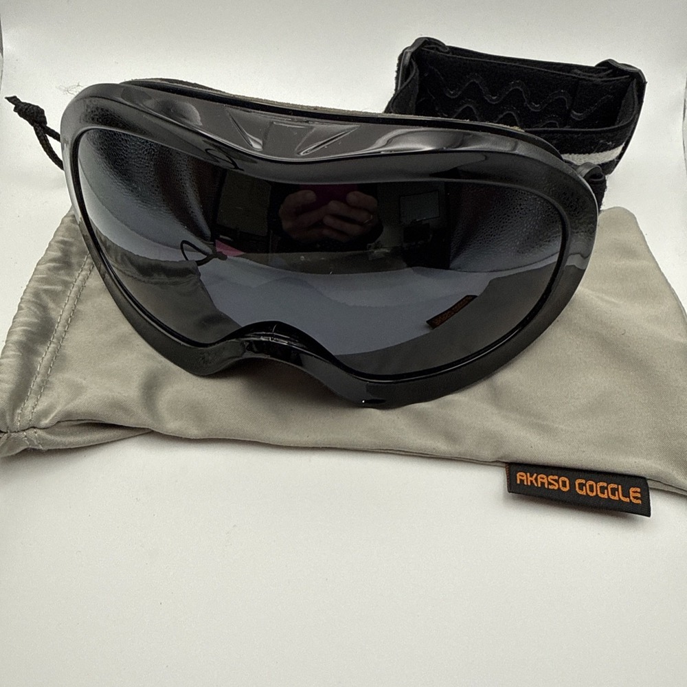 AKASO Black LENS Ski Goggles Snowboard Goggles-& Travel Bag Mint Condition